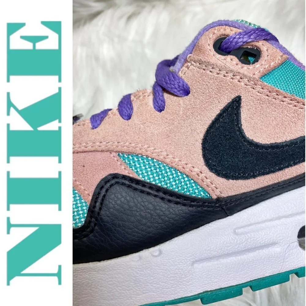 LIMITED EDITION NIKE AIR MAX‎ Have A Nike Day Smiley Face, Women’s 9